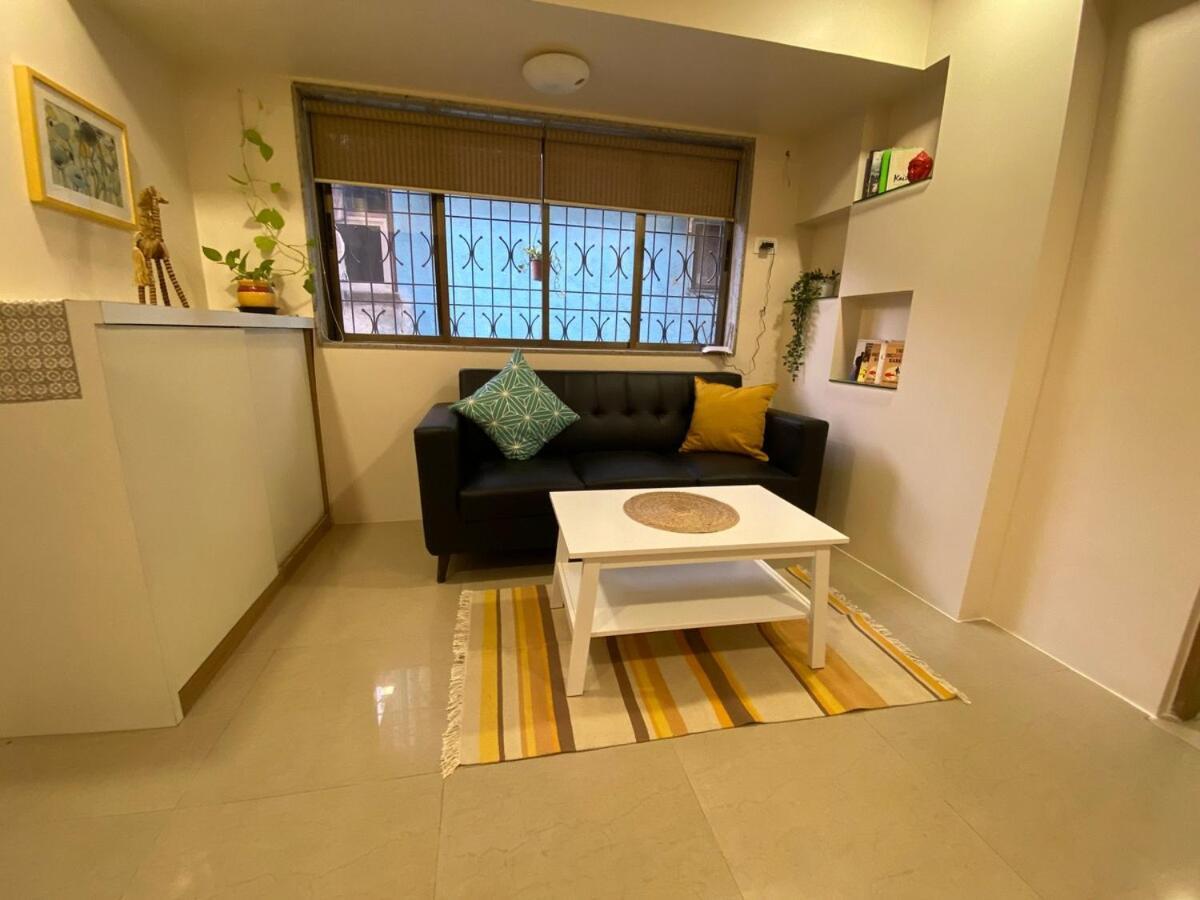 Chic Pad In Bandra West *